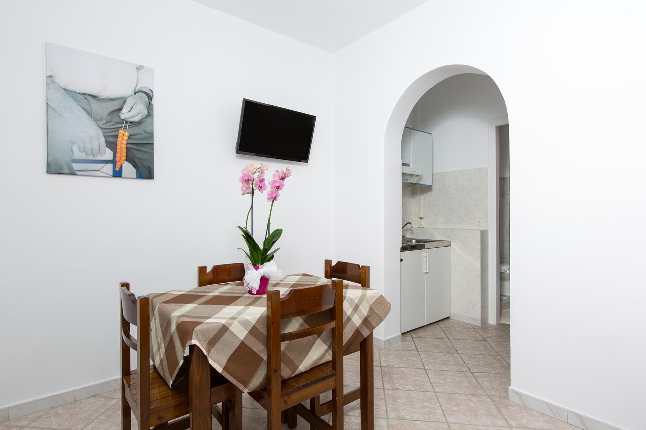 Mylos Hotel Vívlos 外观 照片